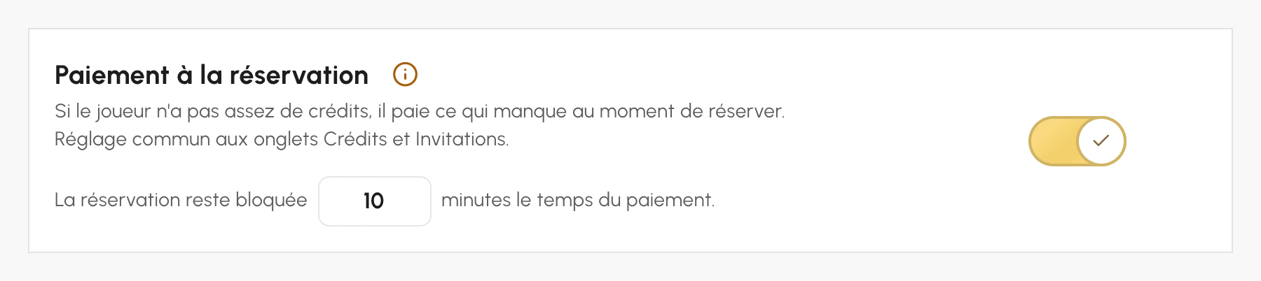 Option Paiement à la réservation sous Paiements & facturation de l'onglet Crédits, avec le délai laissé pour payer