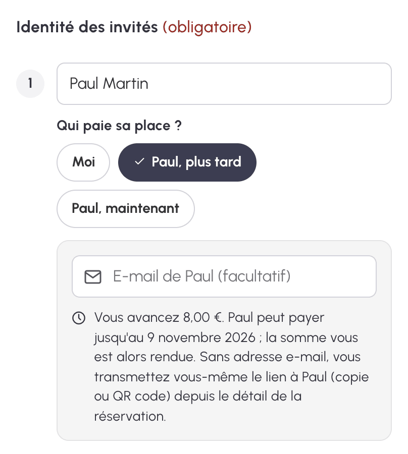 Formulaire de réservation sur téléphone : choix Qui paie sa place ? pour l'invité Paul, avec l'option plus tard et le champ e-mail facultatif