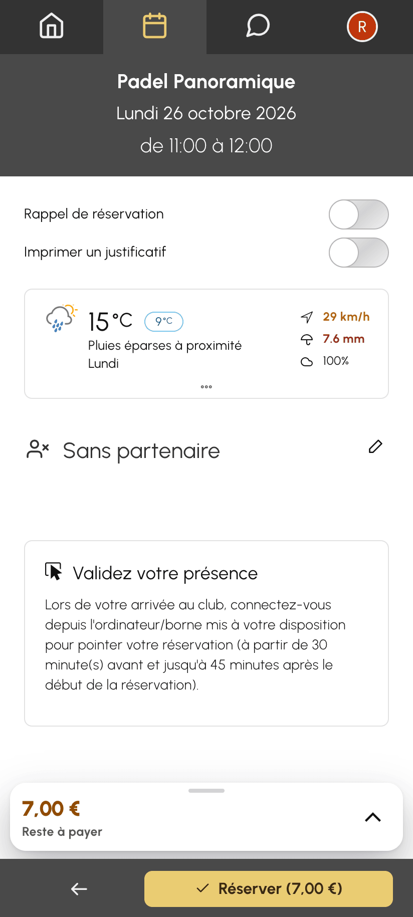 Barre du coût repliée sur mobile : 7 € restant à payer, en orange